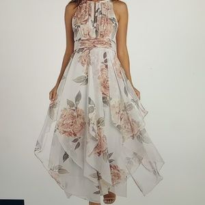 Beautiful sleeveless ruched waist floral print dress!